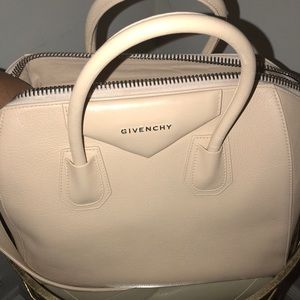 Givenchy Antigona Medium